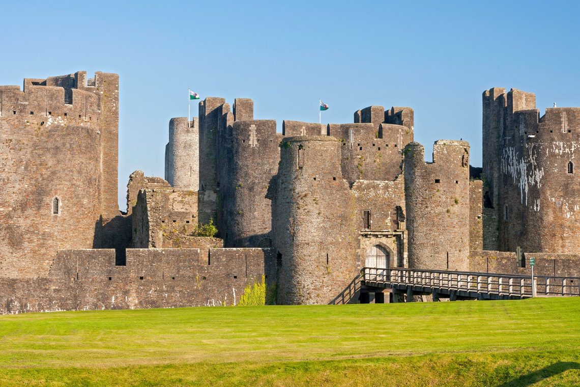 breathtaking castles south wales blog post main header